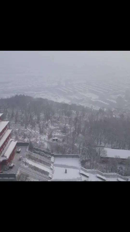 本溪棋盘街一方心宿温泉小院被称“银牌好店”,259元享两室一厅民宿套餐,被套干净,景色美,