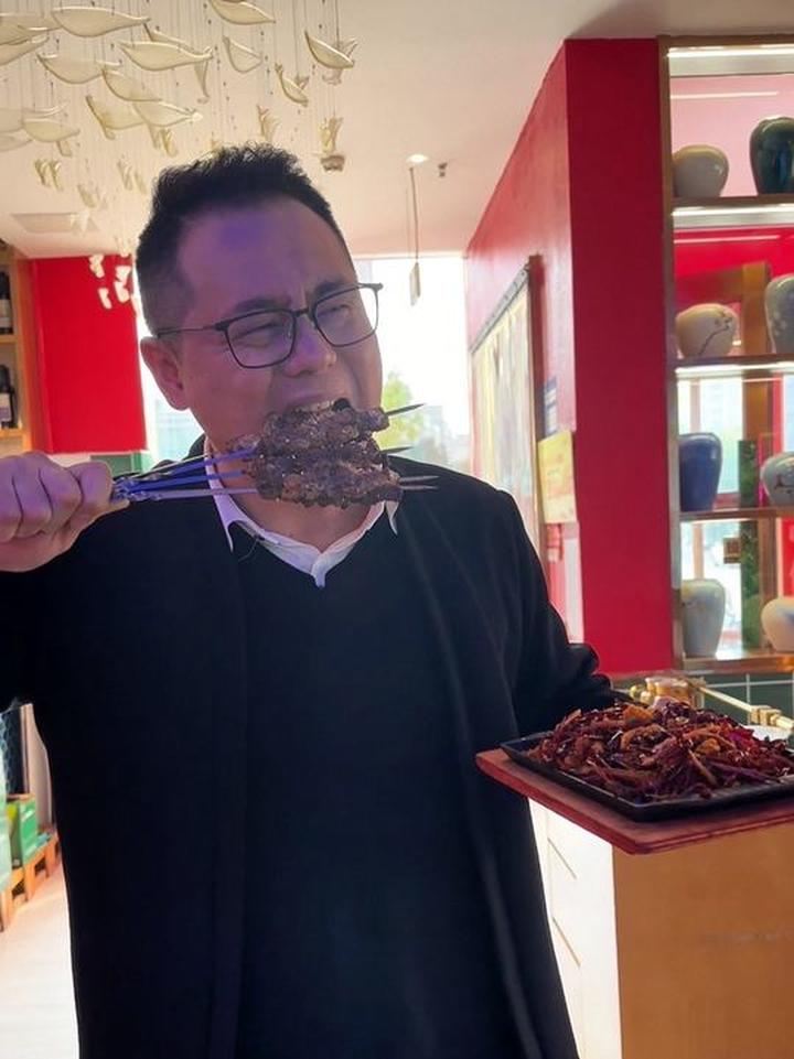 荷炉湄公鱼烤鱼,享受附近的美味佳肴