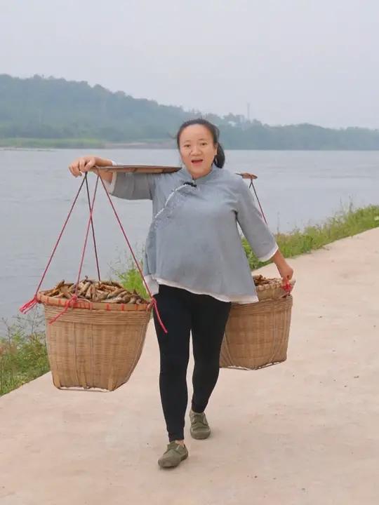 湖南正宗柴火鱼干,新鲜出炉,好吃又简单做。家乡特产 优质农产品 刁子鱼