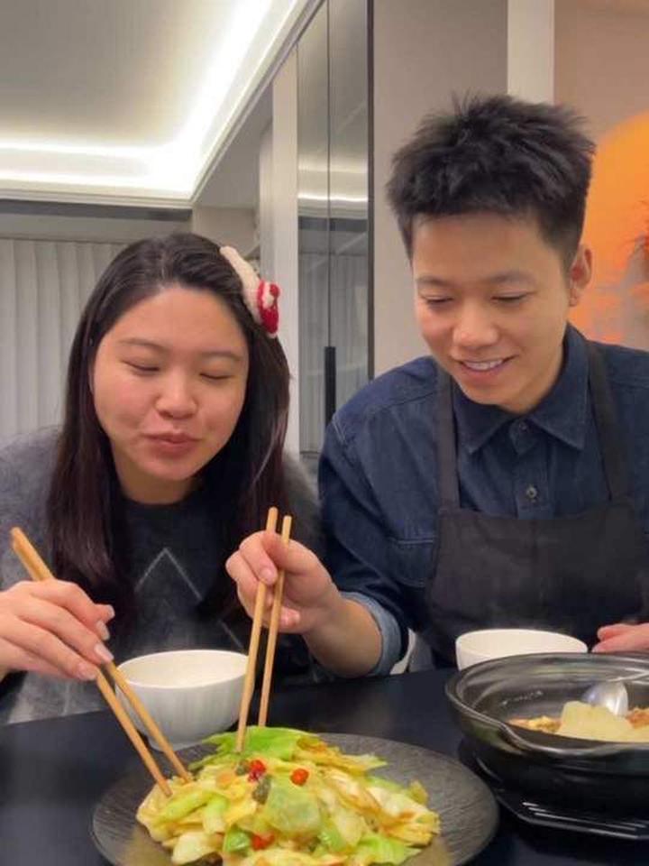 这一口包菜，简直好吃到比肉都香，太绝啦