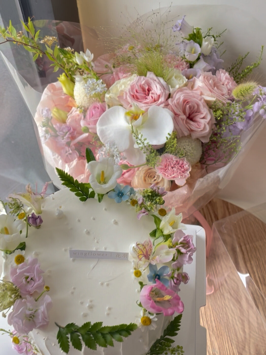 鲜花蛋糕生日组合花束