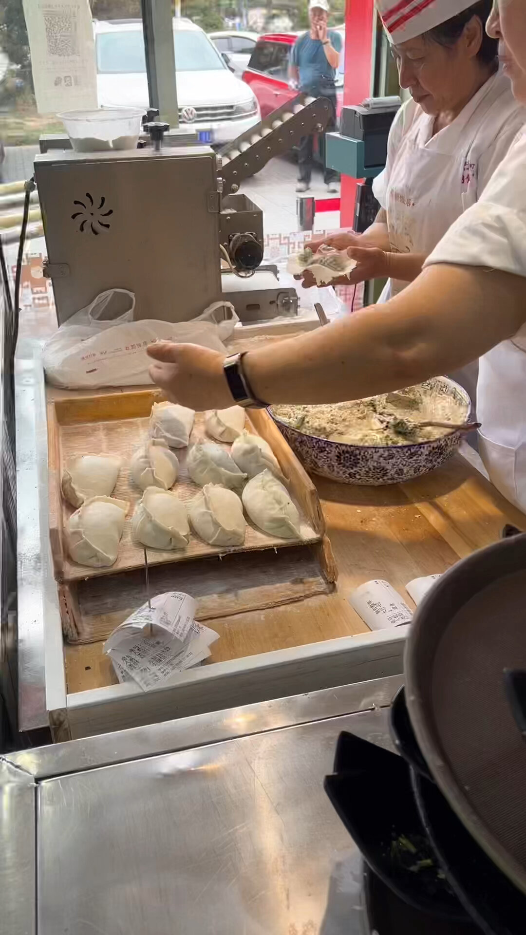 威海本地人推荐美食～聚朋大鲅鱼饺子