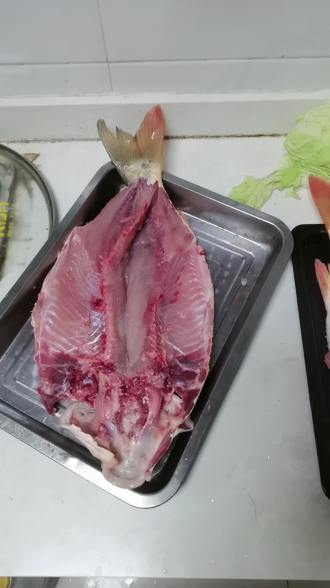 高端的食材往往只需要简单的烹饪 疫情之下有菜吃就好不挑 麻辣鱼干腌上