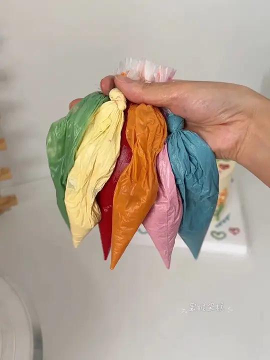 生日蛋糕裱花教程 人气蛋糕推荐 生日蛋糕培训 仙妮贝儿 视频同款左下角