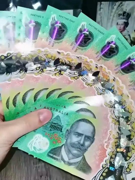 目前世界上最值钱的15种货币