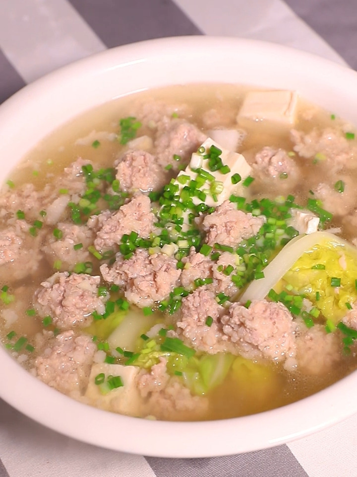 白菜豆腐肉丸汤