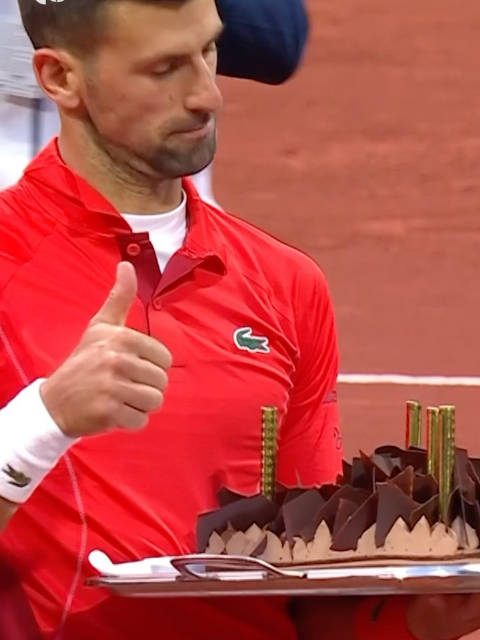 ATP日内瓦赛第二轮,世界第一德约科维奇第二盘连赢6局,以两个6-3击败汉夫曼,闯入第三轮