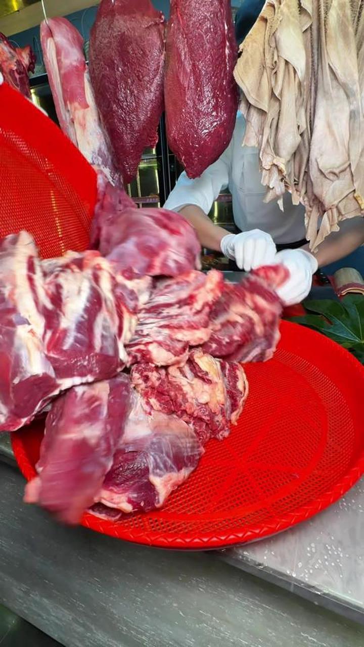 天冷了，快让你闺蜜带你去吃一顿漂亮又热火的跷脚牛肉火锅吧