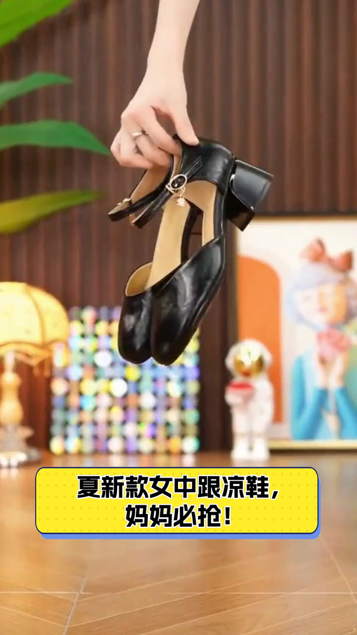夏新款女中跟凉鞋,妈妈必抢!