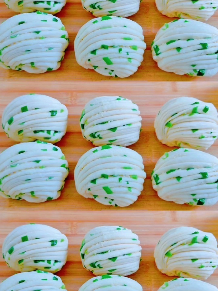 葱油花卷诀窍告诉你,葱色碧绿葱香浓