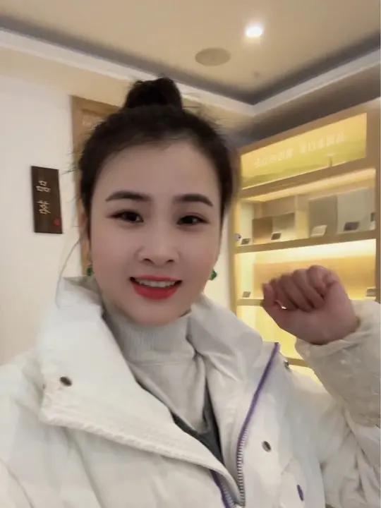 我一个卖茶叶的,哪有什么坏心思～就是盼您,健康,升官、发财、然后找我买茶叶 上班中 新的一