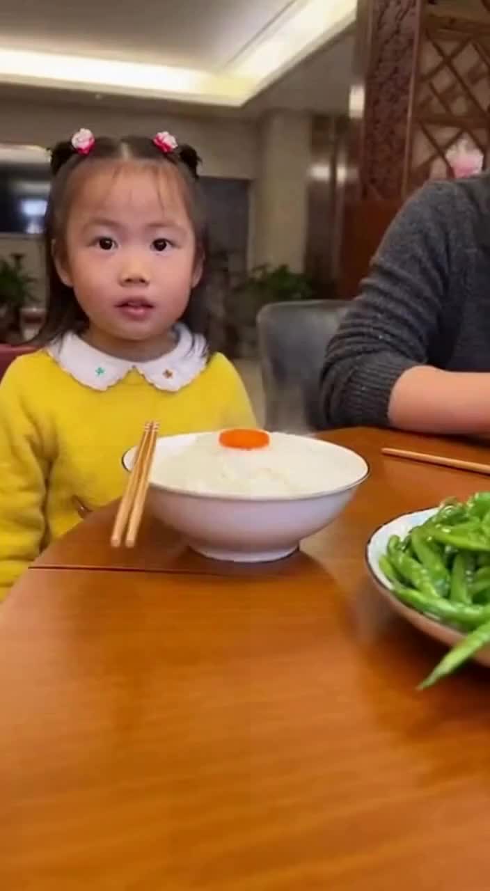 爸爸P鸡腿换豆豆表情包捶背也太会了！