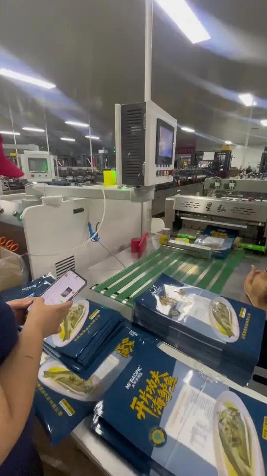 我们是食品级包装袋订制厂家。包装袋供应,休闲食品包装、真空(高温蒸煮、铝箔)包装袋、自立(