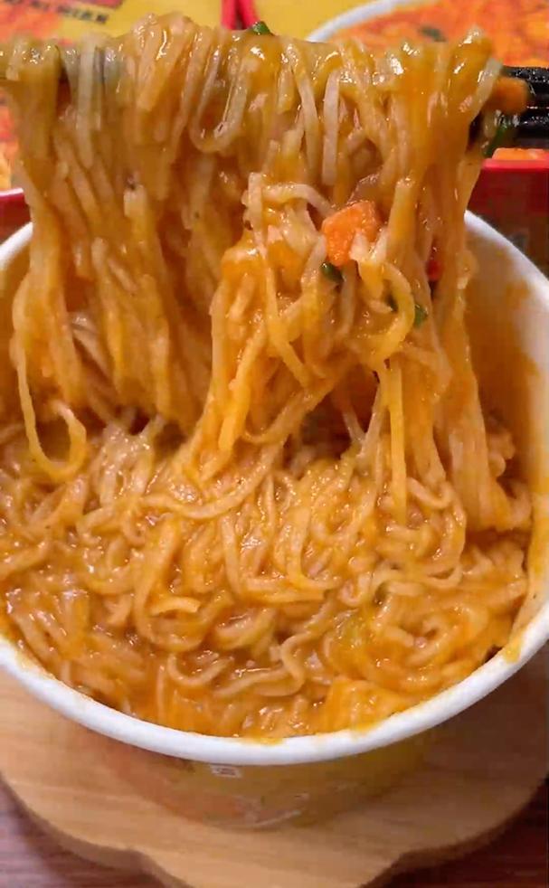 阿宽家新出的爆辣过瘾土豆泥泥火鸡面,0油炸低脂面 火鸡面 爆料