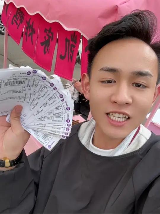 挑战当卖鸭爪网红的第一天天南海北的都吃咱家的鸭爪鲁山本地老乡你还不来尝尝地址就在鲁山县墨公