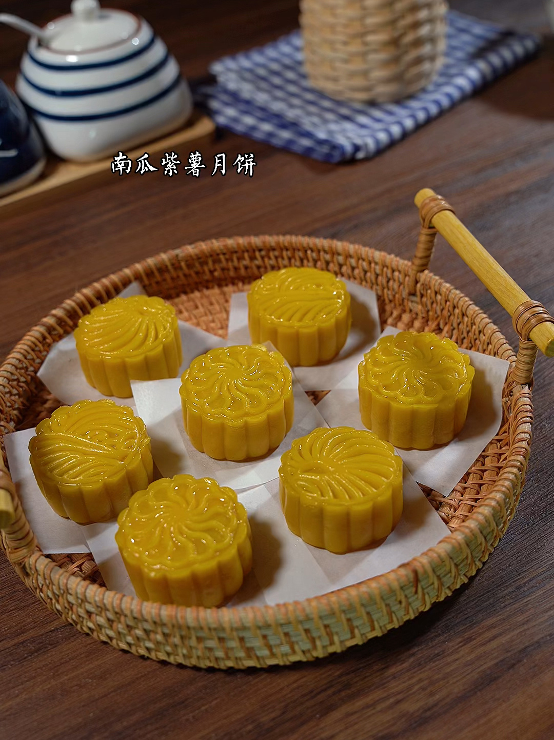 中秋节做简单好吃又健康的南瓜紫薯月饼