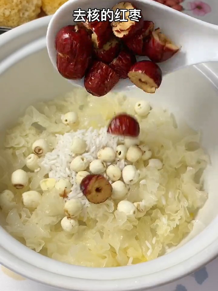 红枣糯米银耳粥