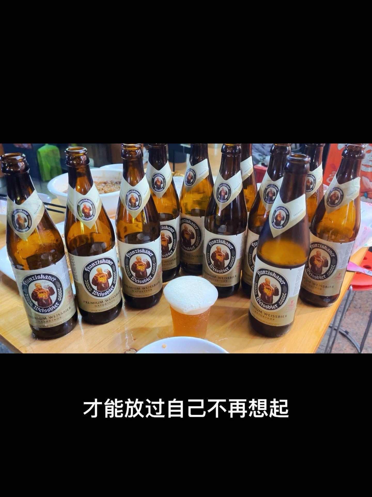 我站在清醒与麻木的边缘,不能堕落也不能解脱,夜街夜景夜逐灯,且忘且停且随风,夜色难免凄凉,