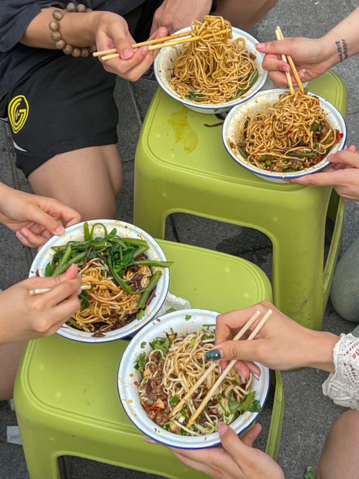 人生建议:吃完这碗鳝鱼面再离开成都!好好吃 成都美食