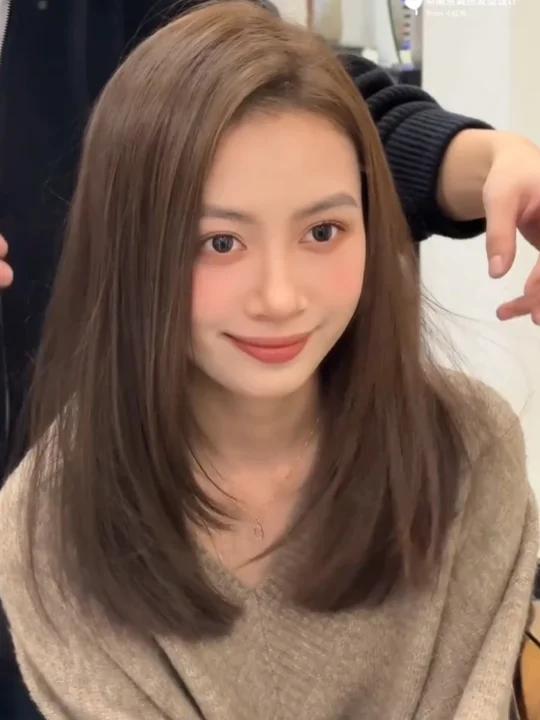 搭肩锁骨发 锁骨发 冬季女生中短发发型齐肩减龄显气质款 2023女生。中短发发型齐肩发型锁