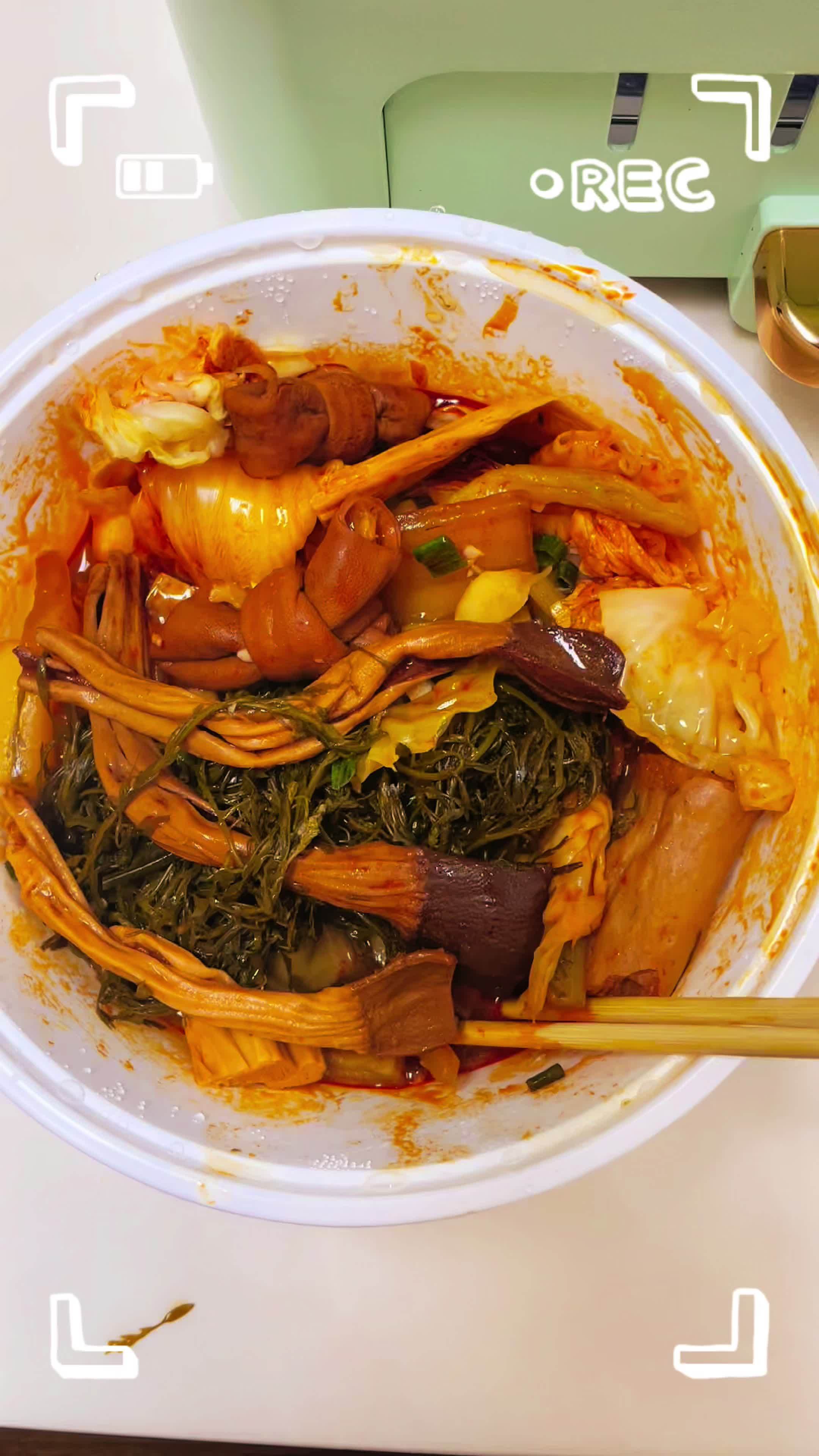 生活碎片记录 爱就是一起吃好多好多顿饭 减肥路上的绊脚石 唯有美食可以治愈一切 雨天还是在