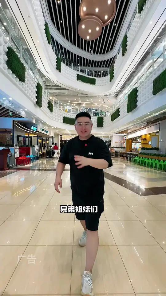 锅佳佳转转锅,49.8一位可以吃到100多种菜品,味道好性价比高,太合适了,带上朋友家人吃