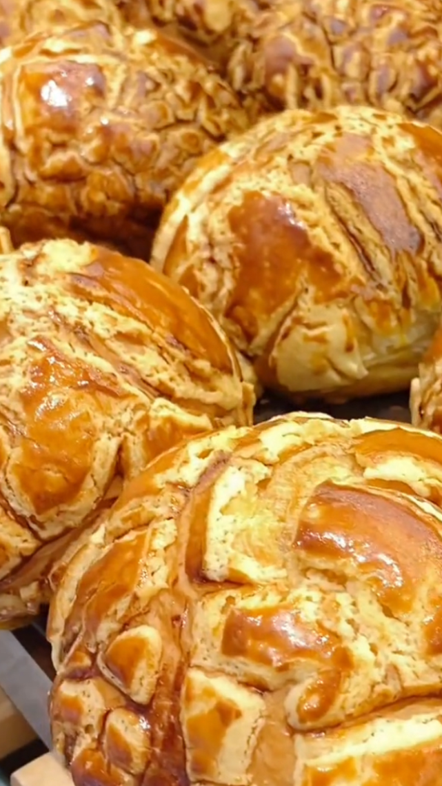常年销售冠军——丹麦菠萝包!表皮酥香美味,面包层层松软