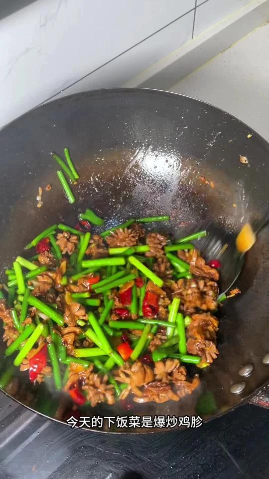 这个爆炒鸡胗太好吃了,香辣过瘾又下饭!