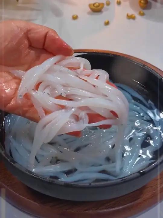 过年就得有点特别的年味,今天跟你们唠唠这太湖银鱼