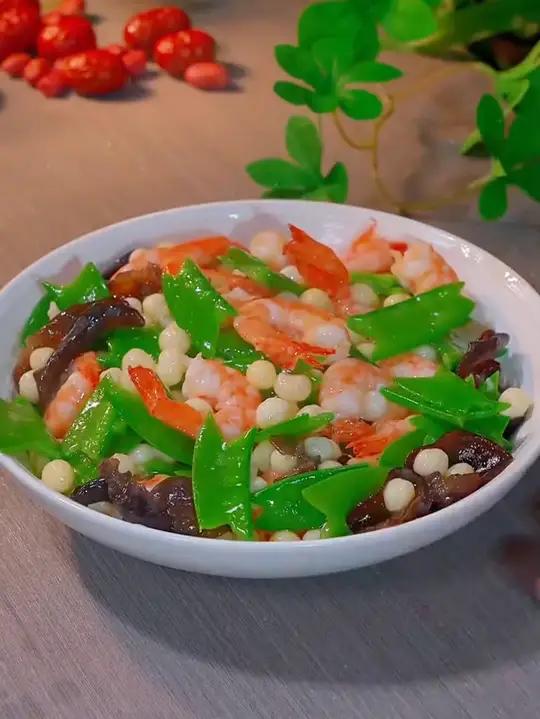 过年的餐桌上可以试试这道鸡头米炒虾仁,软糯鲜香,好吃又营养年夜饭鸡头米c