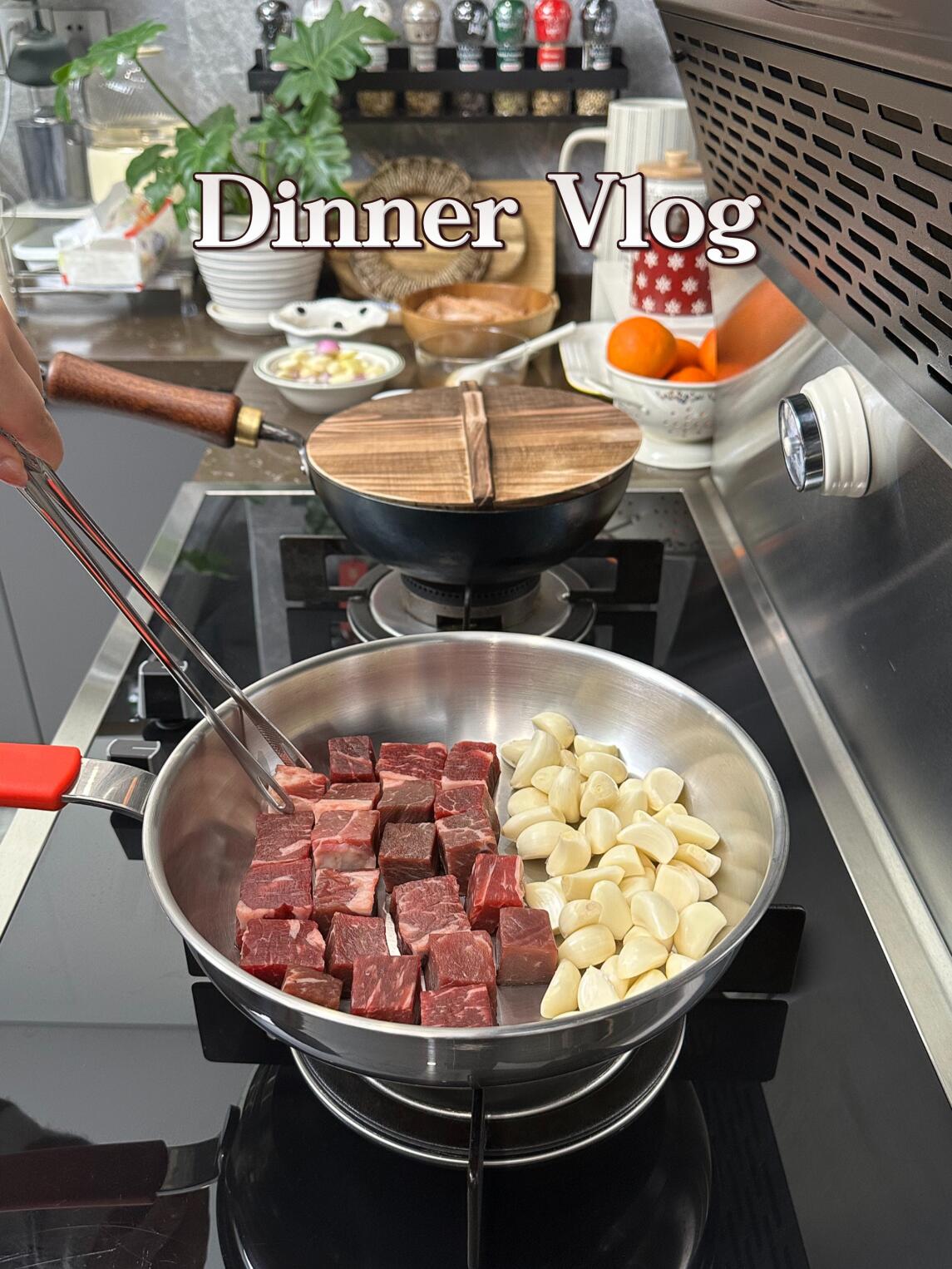 在家做蒜香牛肉粒鸡翅鲍鱼煲太享受了