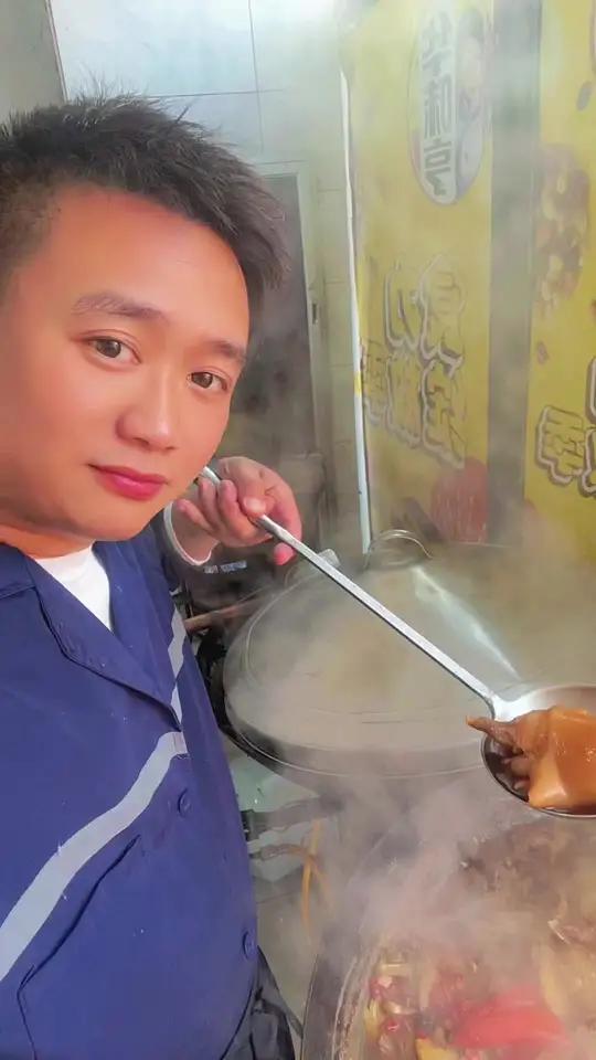 农村酒席红烧羊肉 来个农村酒席红烧羊肉 烟火气满满的乡村美食农村酒席新鲜出炉红烧羊肉抖音美