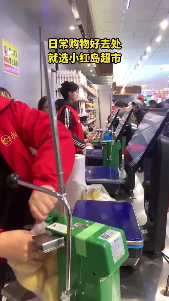 9块9到手200克金锣冷鲜猪瘦肉丝,原价10块9,超划算!炒菜、煮面、加汤里都香,是下饭神