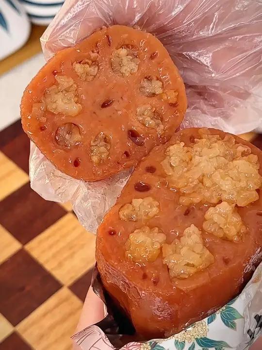 就个香甜软糯的桂花糯米藕,年夜饭一上桌就被抢光了,贼拉好吃!