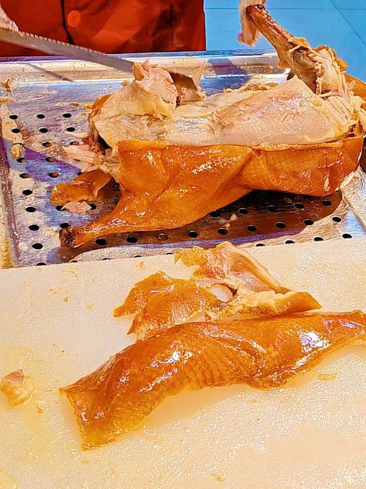 西安清真熟食宝藏铺!哈迪家烤鸭皮酥如纸,咬开全是肉汁,香到上头!烤鸭 烤鸭店 烤鸭的正确吃