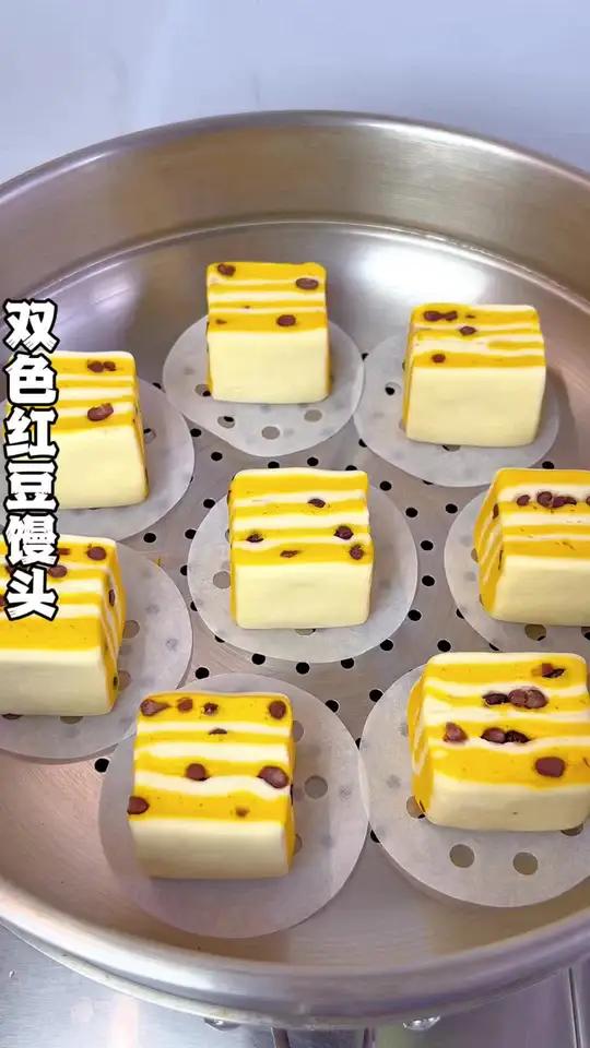做法简单一看就会!好看又好吃的双色红豆馒头!#面食教程#花样面食#红豆馒头#中式面点