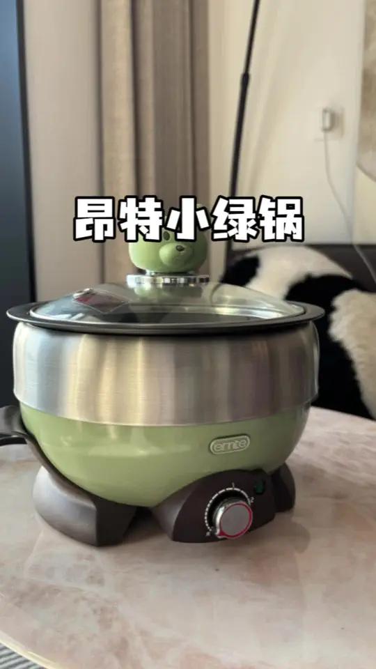 始于颜值,终于功能,超级好看又实用的小绿锅,煎煮蒸烤一体锅,质感超好,不愧是大品牌