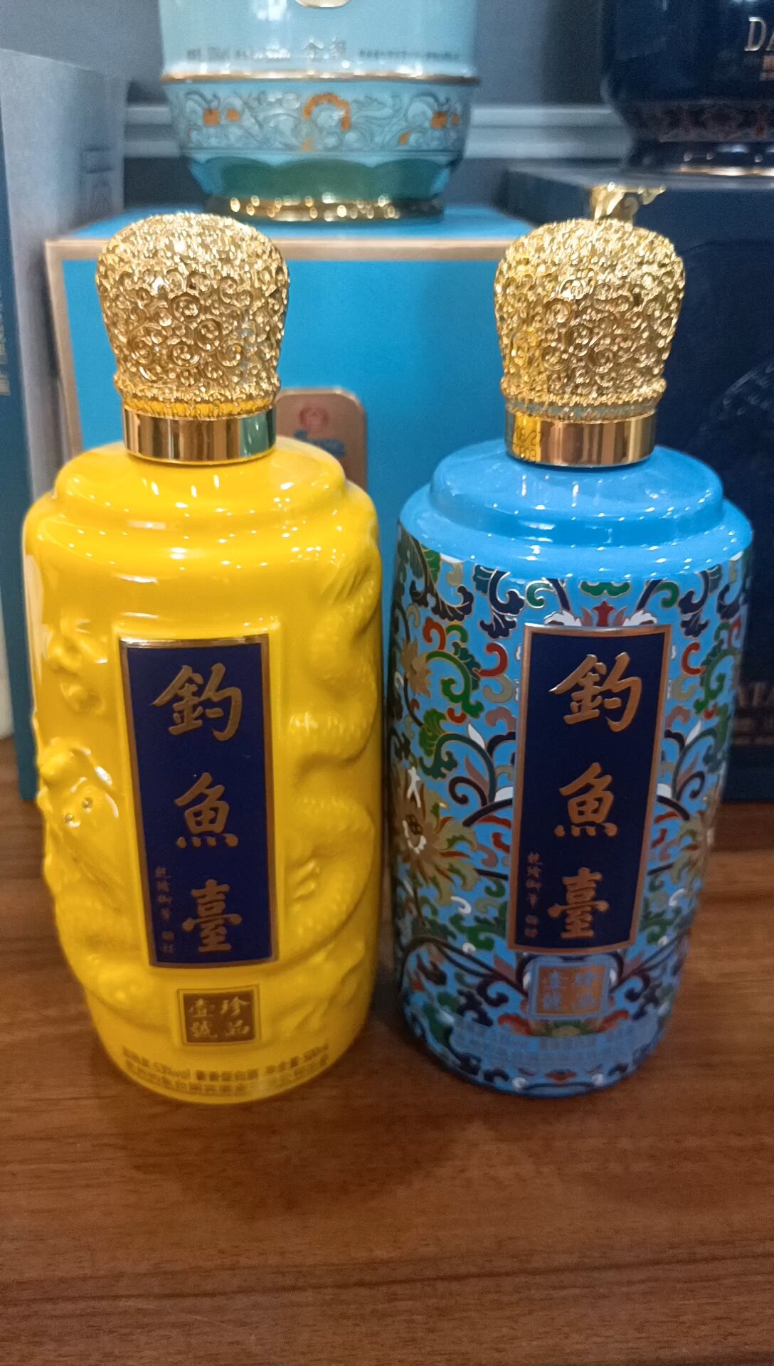 二款钓鱼台,同样的酒质,帝王黄便宜却100