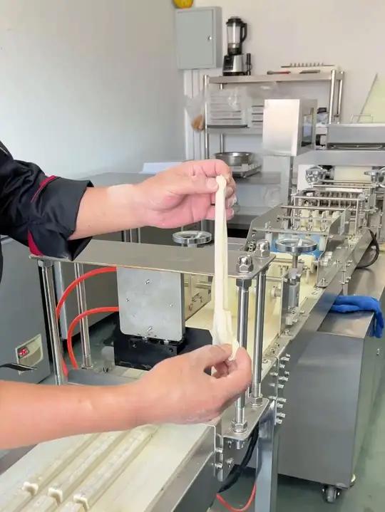 终于可以不用手工做油条了,开机几秒就能出油条