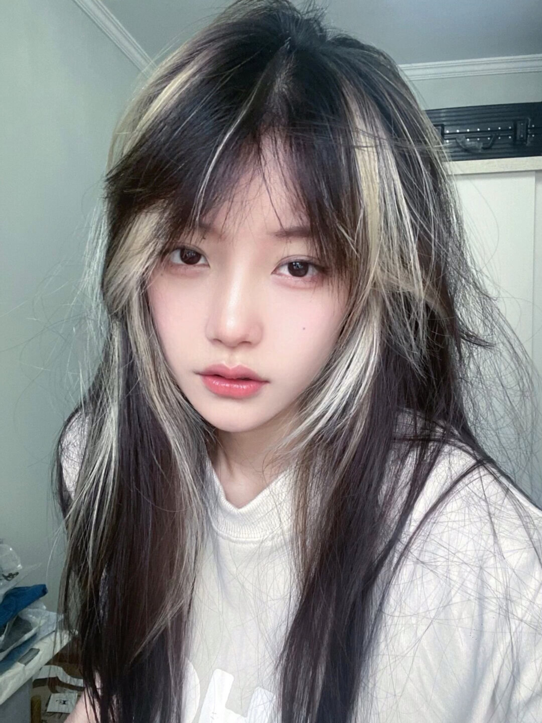 爆的长发鲻鱼头(女生值得尝试的发型)