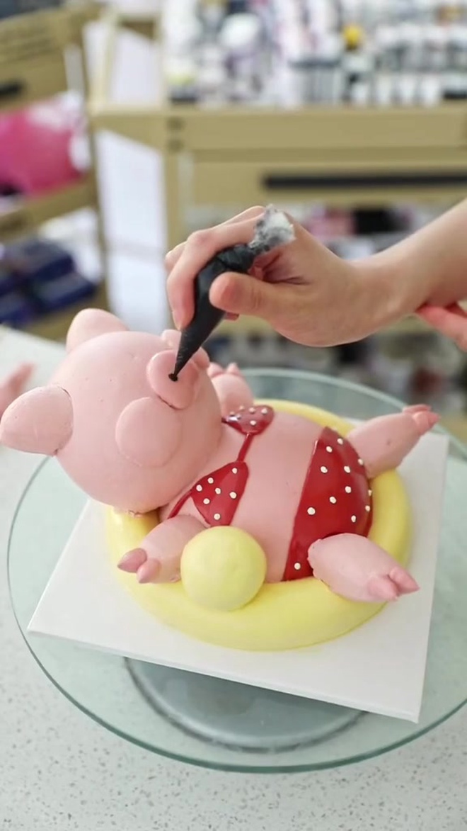 粉色小猪蛋糕!