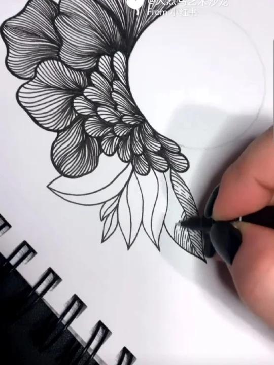 手绘黑白花画