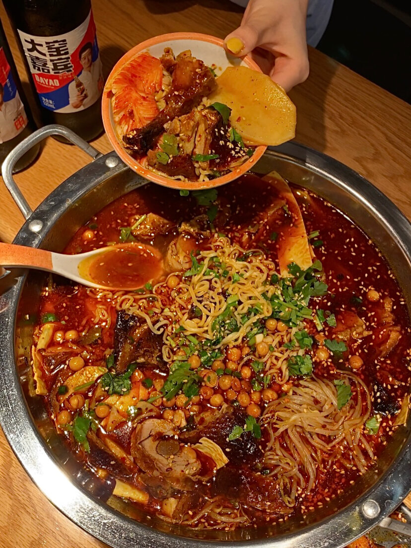 在上海人均50的冒烤鸭!浸满油汁鸭子真香