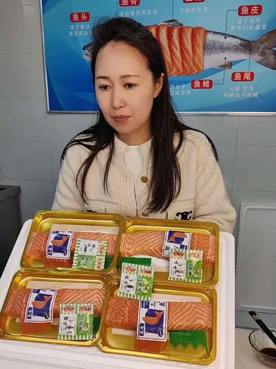 挪威三文鱼嘎嘎滴！#爱吃三文鱼的有福了 #三文鱼控 #原装进口三文鱼 #三文鱼刺身即食 #
