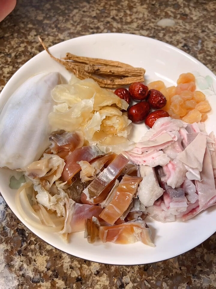 月子滋补,哺乳期下奶,墨鱼干煲汤