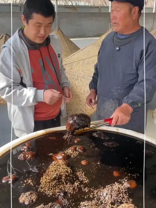 农村大爷卖咸菜68一斤比牛肉还贵,一个咸菜疙瘩300块钱 农村大爷卖咸菜68一斤比牛肉还贵
