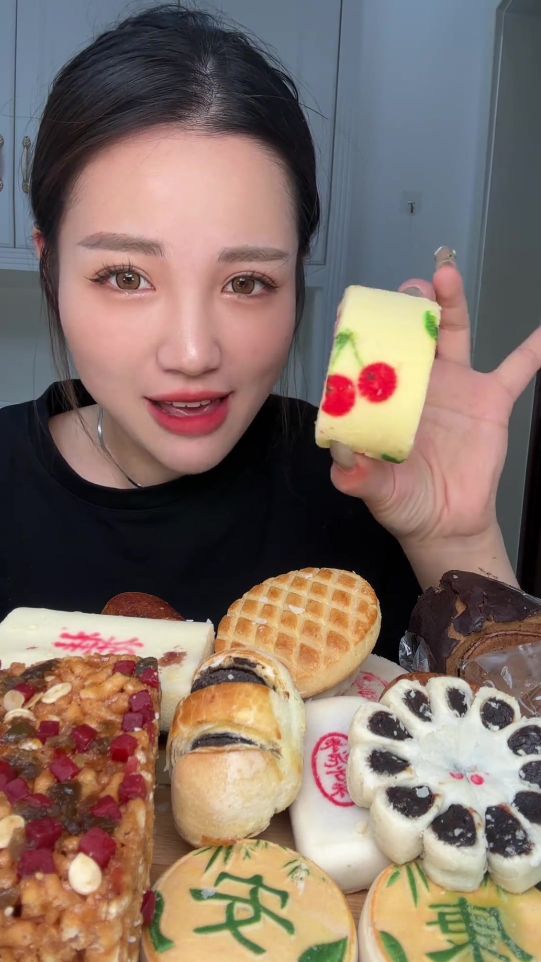 今天炫老北京稻香村糕点，嘎嘎好吃