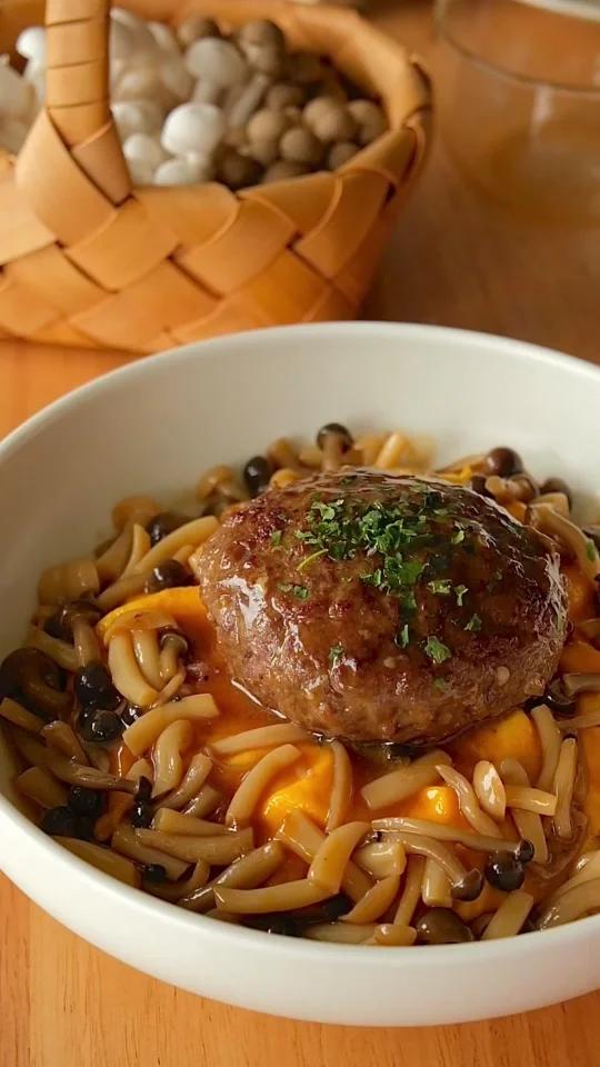 高蛋白减脂餐|双菇滑蛋牛肉饼盖饭