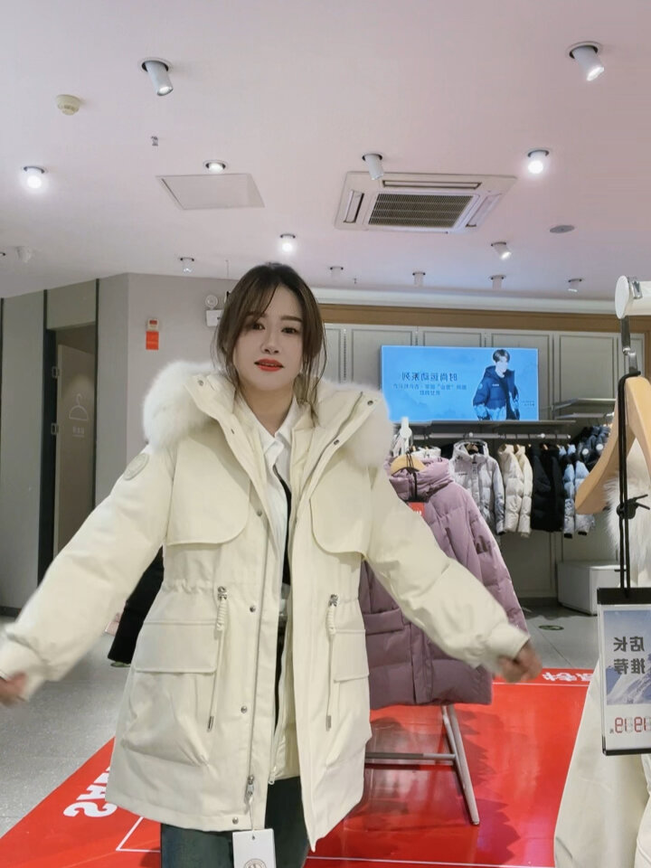 波司登新款～暖暖糯糯的可脱卸款派克服