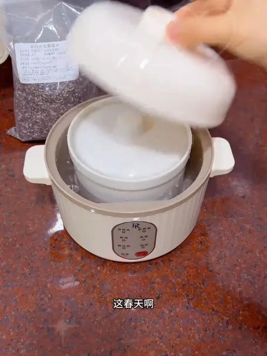 没想到这个价居然买到了一个隔水电炖盅,煲汤煮粥炖燕窝都行!